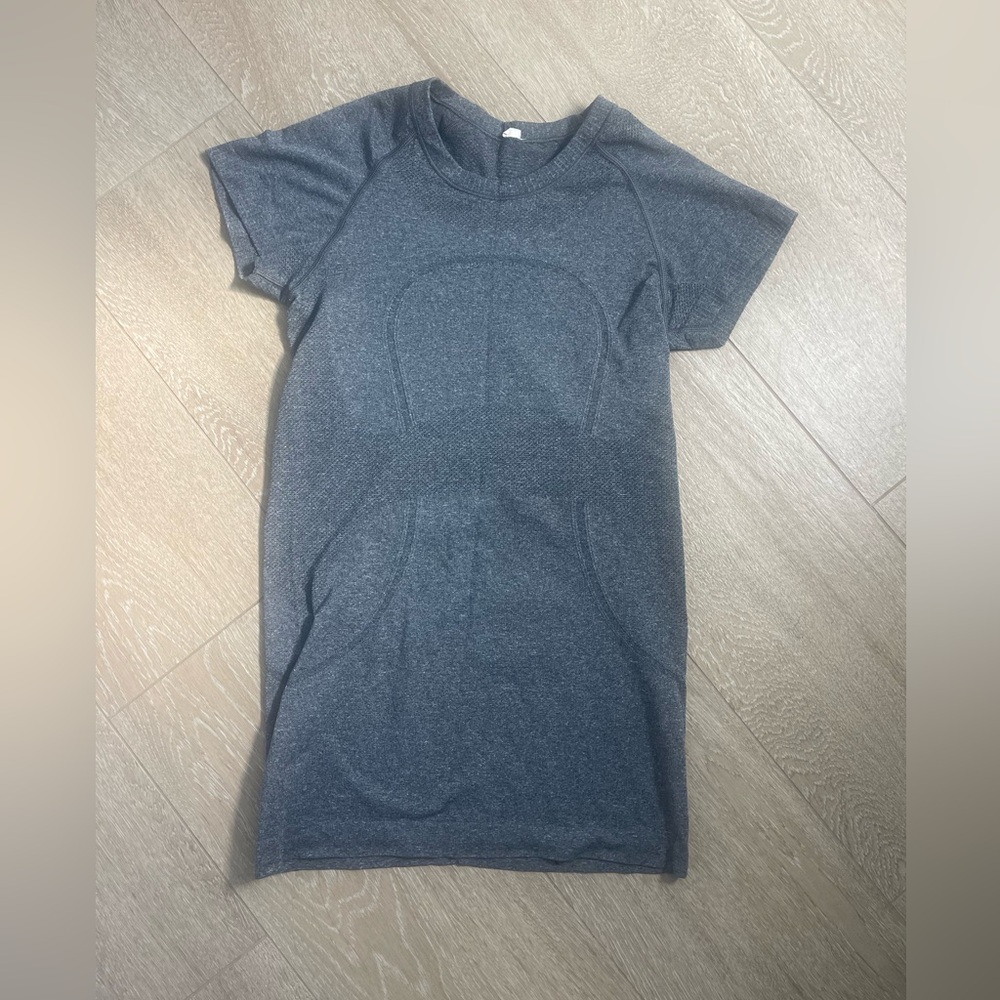 Lululemon Women's athletic tee size small